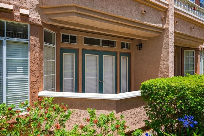 Building Photo - 3581 Cameo Dr