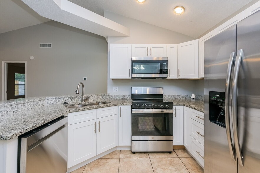 Building Photo - 12722 Trowbridge Ln