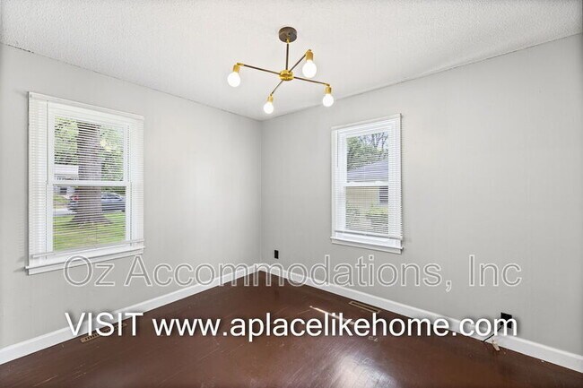 Building Photo - 8201 E 110th St