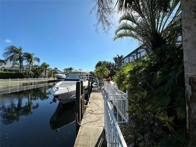 Building Photo - 4727 Spinnaker Dr