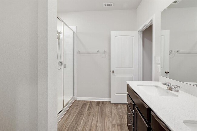 Building Photo - 200 Arrowhead Vine St