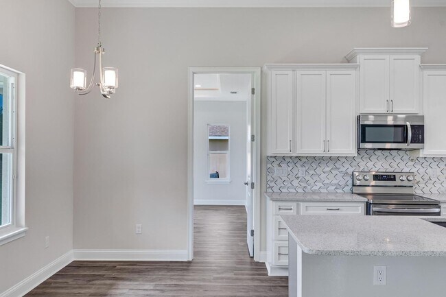 Building Photo - 5 Eastvue Pl