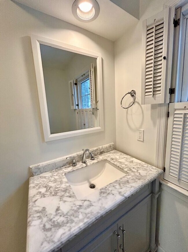 Building Photo - 10939 Wickshire Way