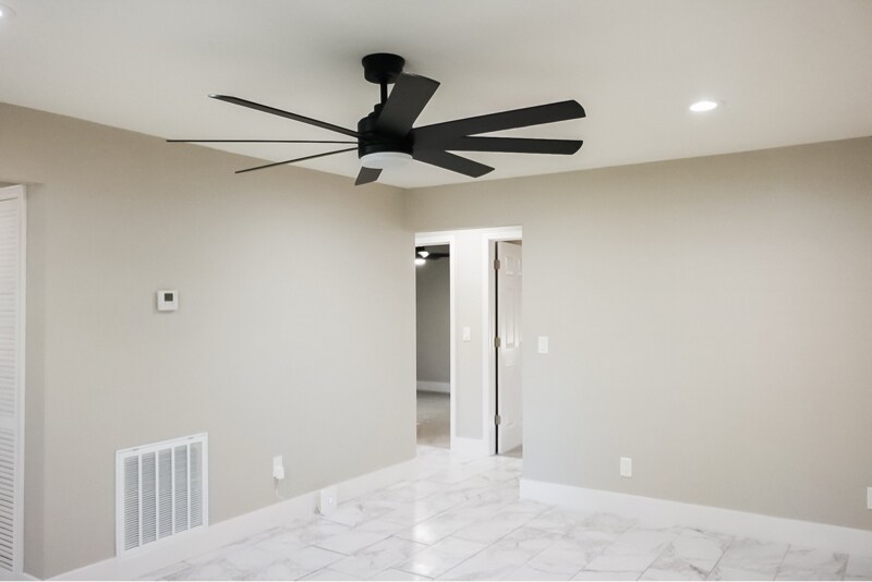 Building Photo - 4013 N Locust St