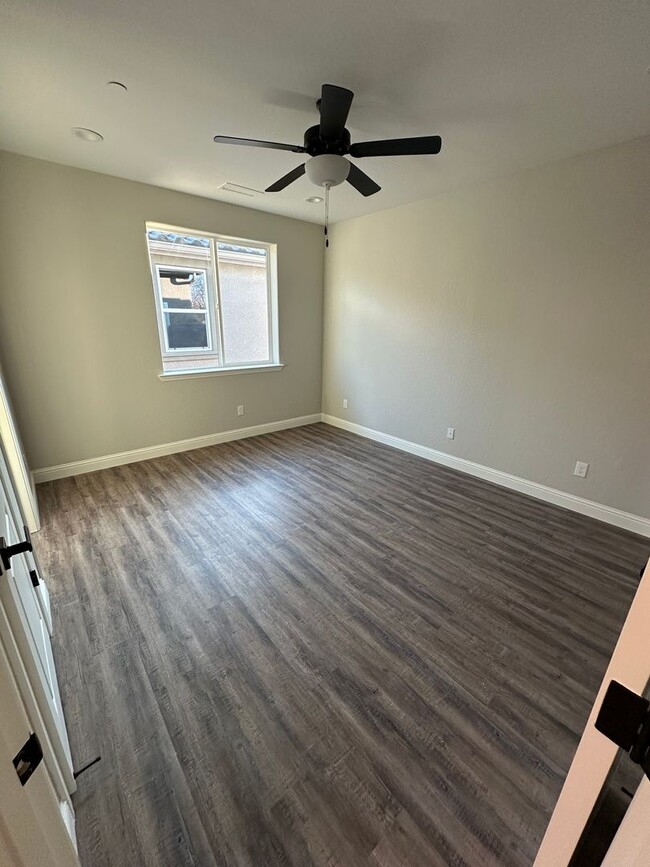 Building Photo - New Home