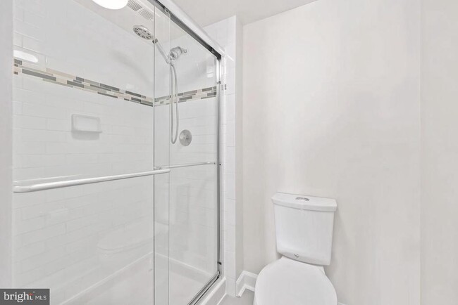 Building Photo - 4500 S Four Mile Run Dr