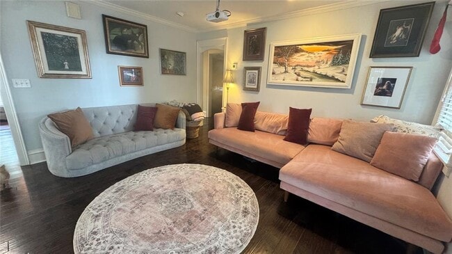 Building Photo - 433 SE 7th St