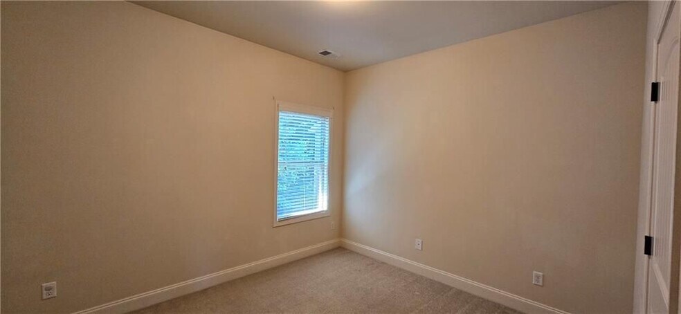 Building Photo - 3265 Carrick Rd