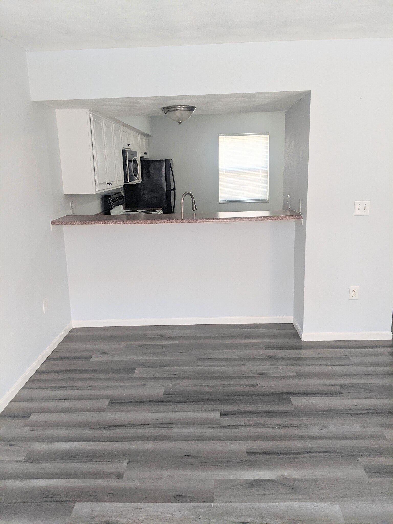 Building Photo - 337 Gilbert Ave