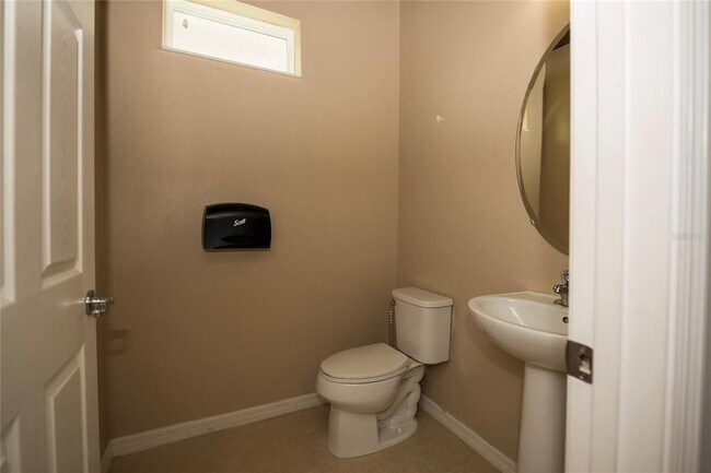Building Photo - 633 Ogelthorpe Dr