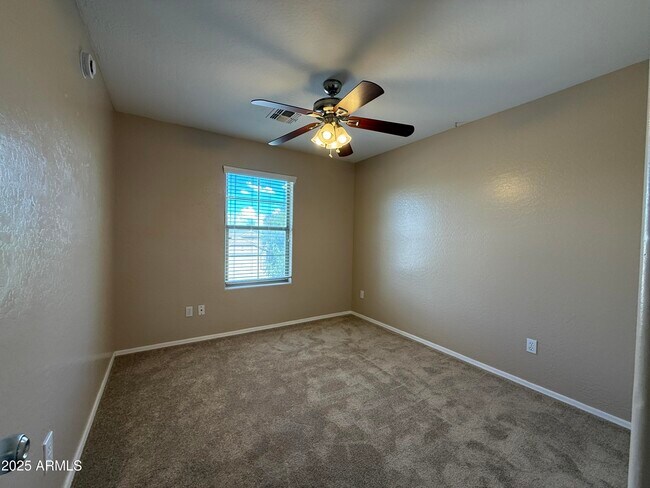 Building Photo - 1821 W Desert Mountain Dr