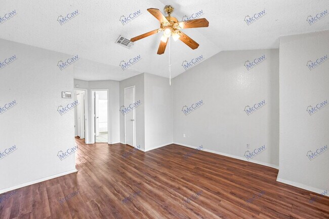 Building Photo - 9463 Olde Towne Row
