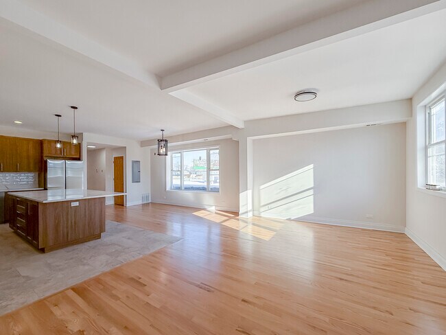 Building Photo - 6411 W Irving Park Rd