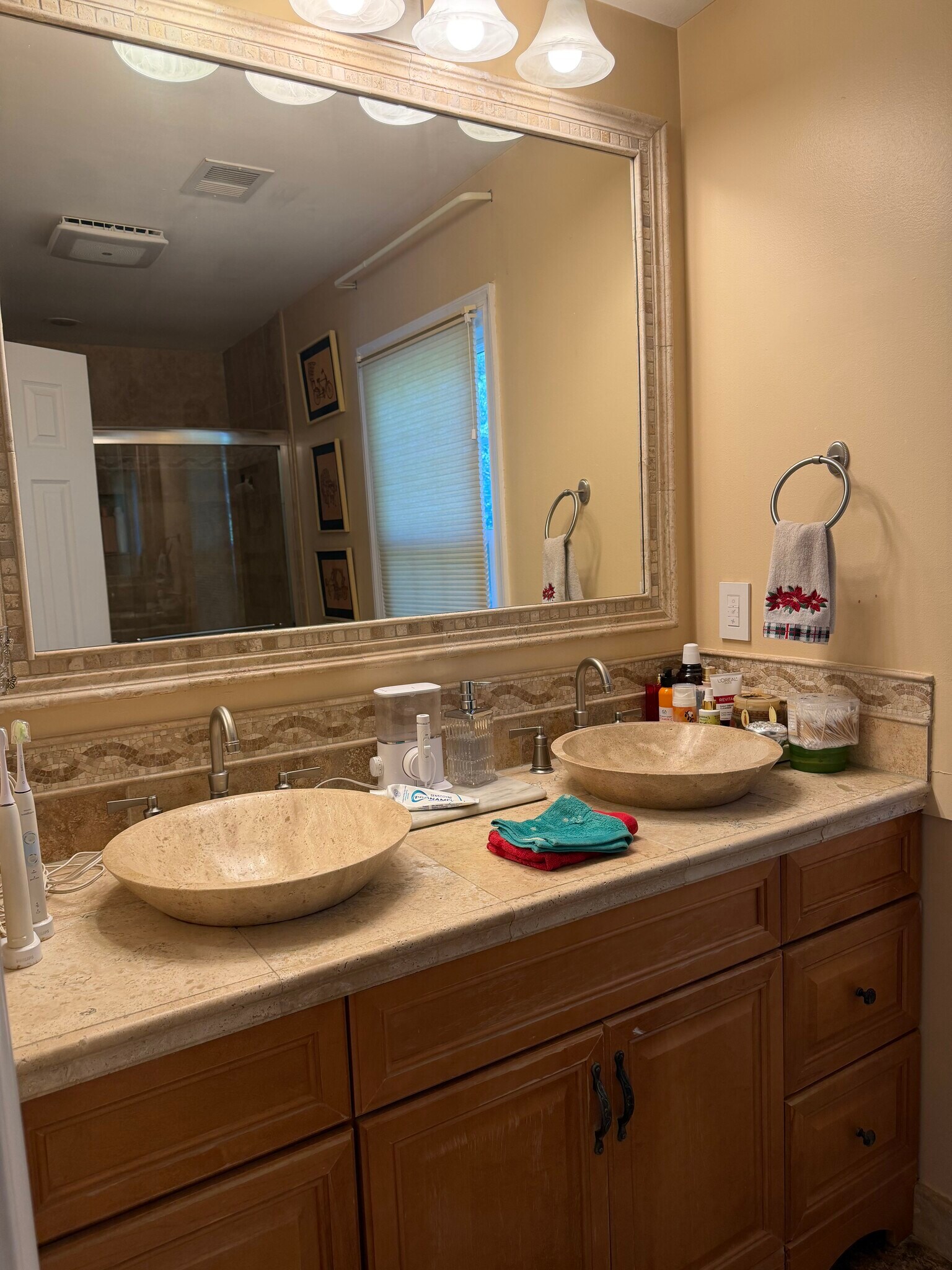 Building Photo - 8715 Shadowlake Way