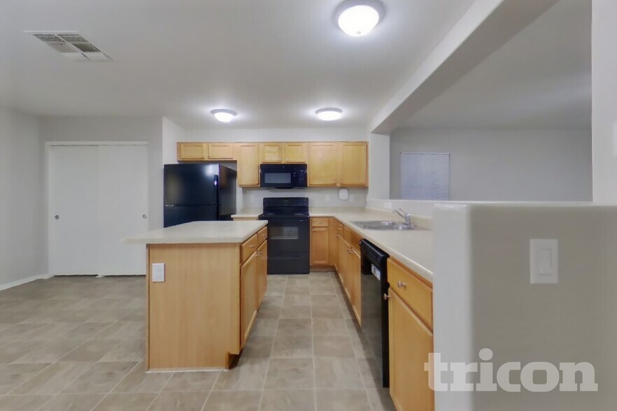 Building Photo - 12510 W Scotts Dr