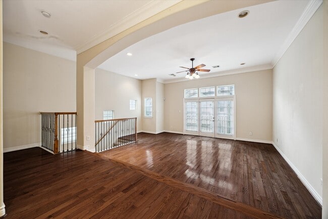 Building Photo - 9007 Harbor Hills Dr