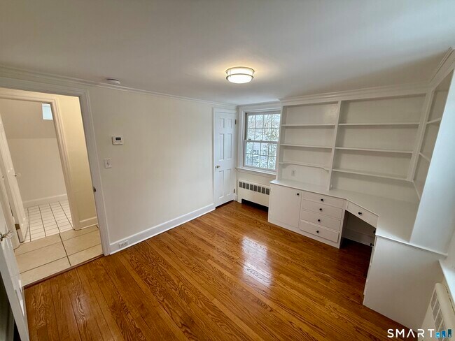 Building Photo - 16 Killian Ave