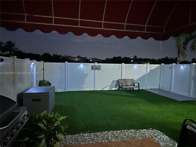 Building Photo - 12881 SW 49th Ct