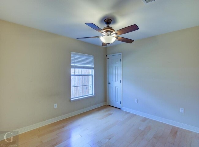 Building Photo - 407 Whitefield Ct