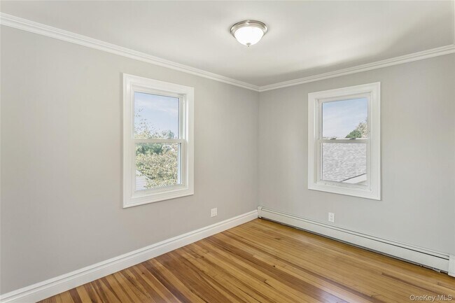 Building Photo - 104 Sheridan Ave