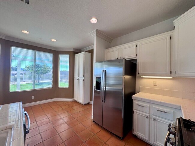 Building Photo - Beautiful 4 Bedroom + Office Home for Lease