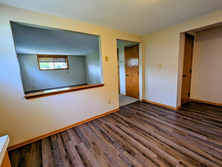 Building Photo - 807 W 3rd St