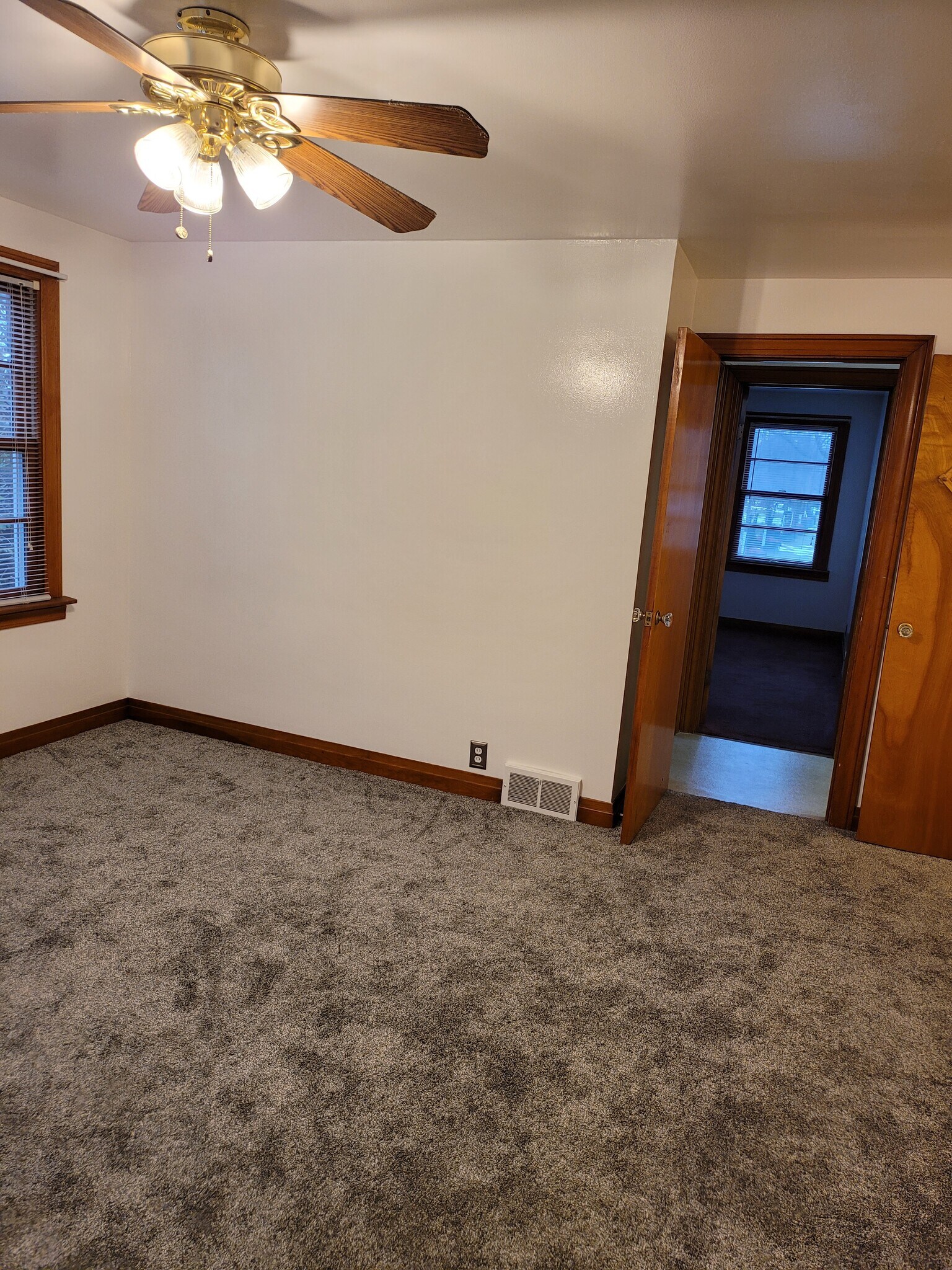 Building Photo - 5330 Seneca St