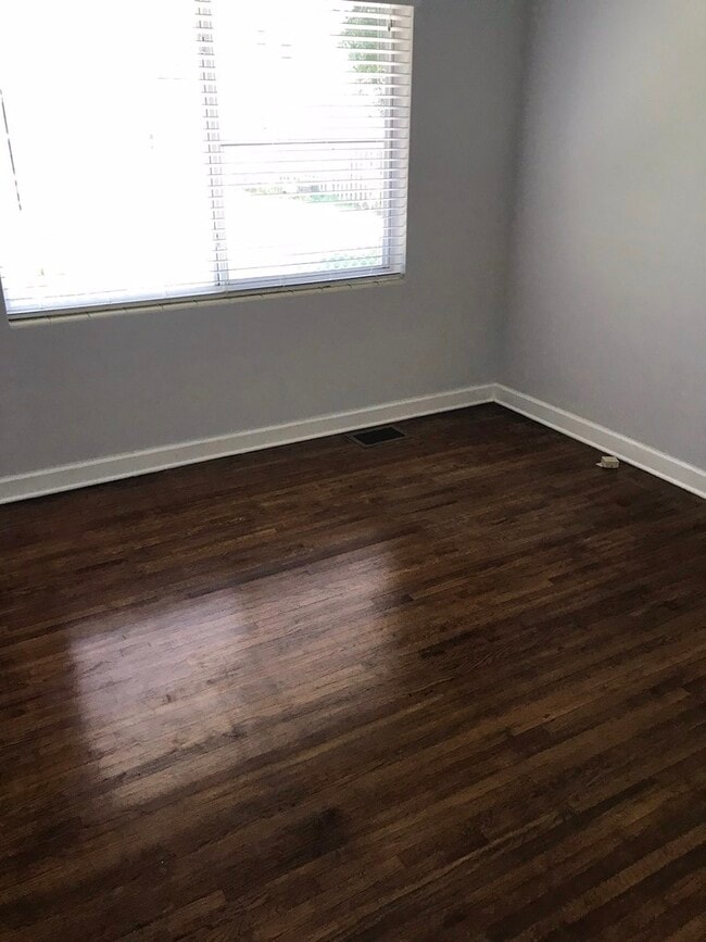 Building Photo - 238 E Harding St