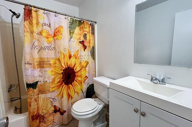 Building Photo - 10 York Ct