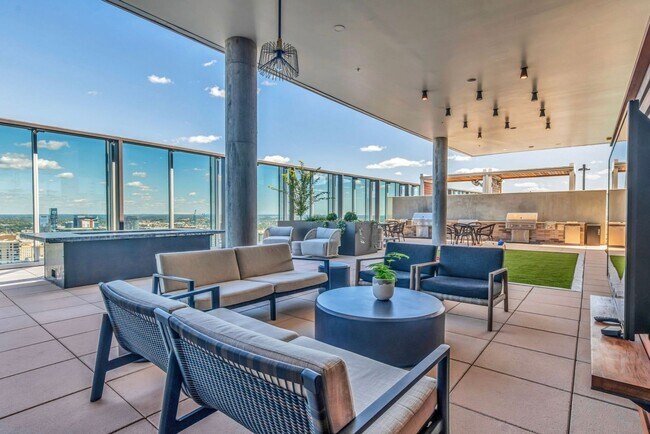 Building Photo - 2 Bedroom Luxury Condo w/ Exquisite Design and World-class Service