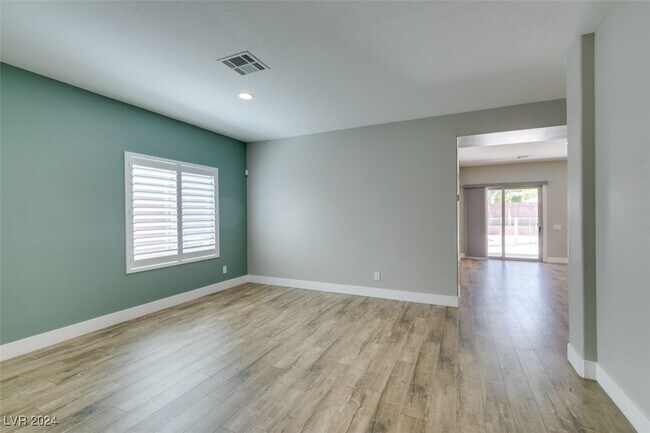 Building Photo - 148 Voltaire Ave