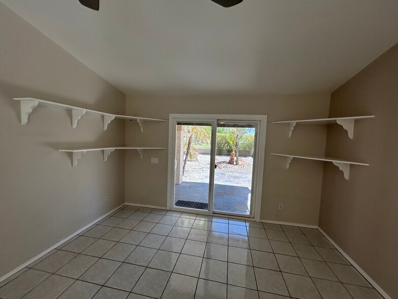 Building Photo - 7709 W Wahalla Ln