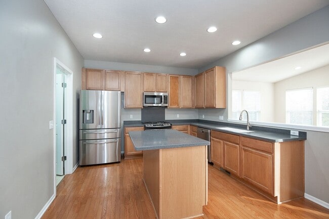 Building Photo - Welcome Home! 4 Bedroom/2.5 Bath Home in Avon!