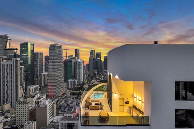 Building Photo - 225 N Miami Ave