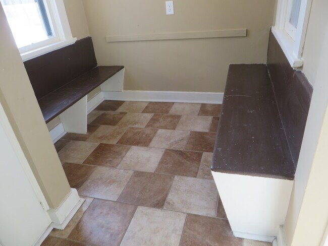 Building Photo - 1114 Rockhill St