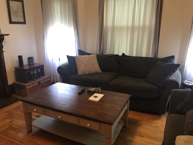 Building Photo - 31 Church St