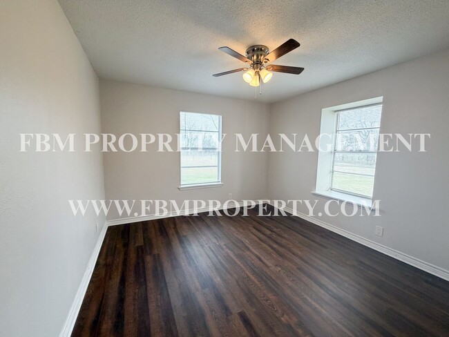 Building Photo - 107 Berrys Chapel Rd