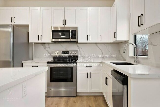 Building Photo - Ayden Place Townhome