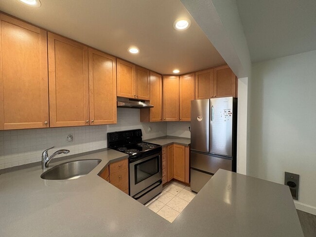 Building Photo - ***$500 move-in special***Must See Clairemont Condo!