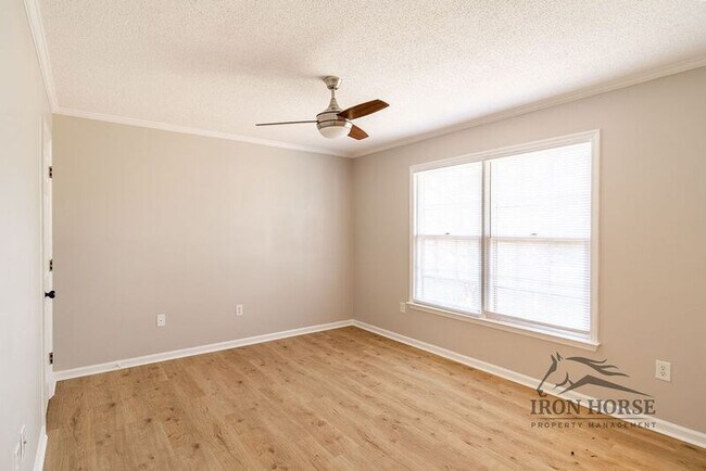 Building Photo - 116 Barrington Dr