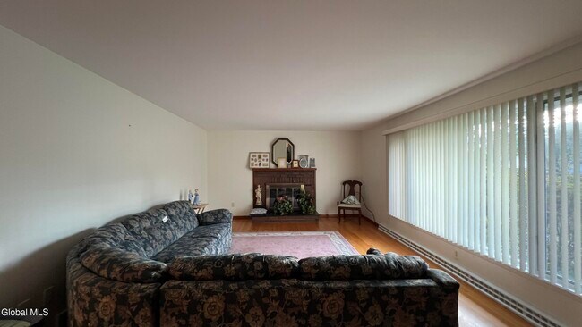 Building Photo - 275 Bloomingrove Dr