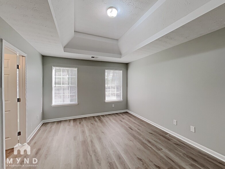 Building Photo - 2892 Two Lakes Cir