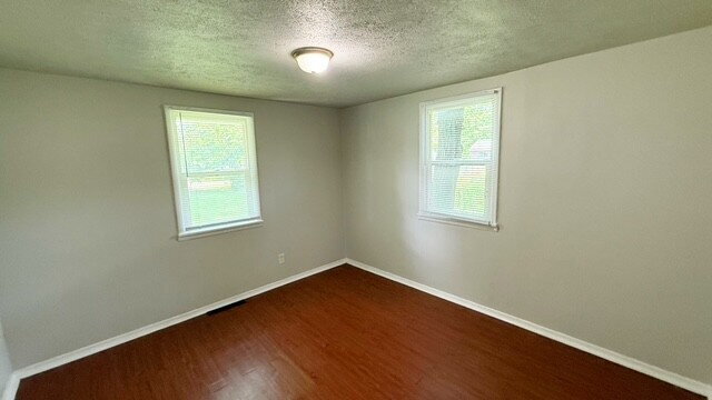Building Photo - EAST SIDE 3 BEDROOM RANCH WITH CARPORT AVAILABLE NOW!
