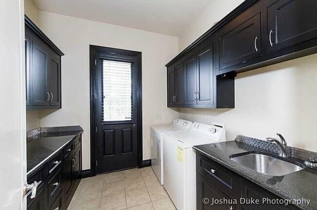 Building Photo - 3189 N Blue Star Dr