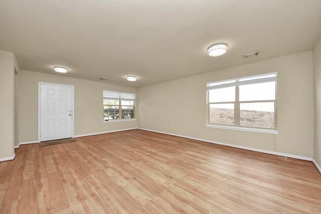 Building Photo - 17006 Kemble Creek Dr
