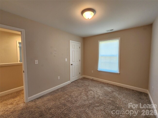 Building Photo - 2520 Ashe Ave