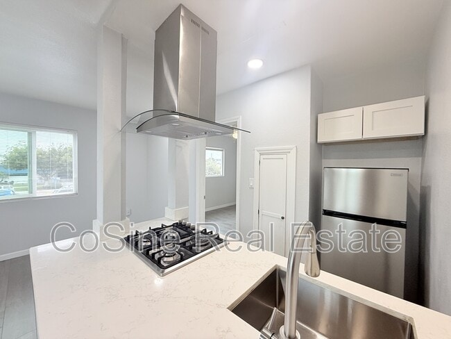 Building Photo - 1706 D Ave