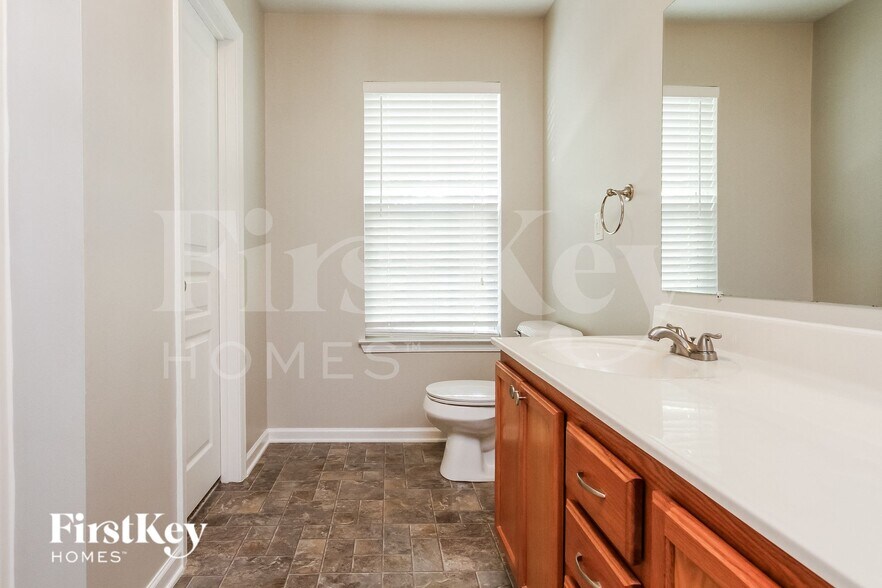 Building Photo - 10519 Meadow Crossing Ln