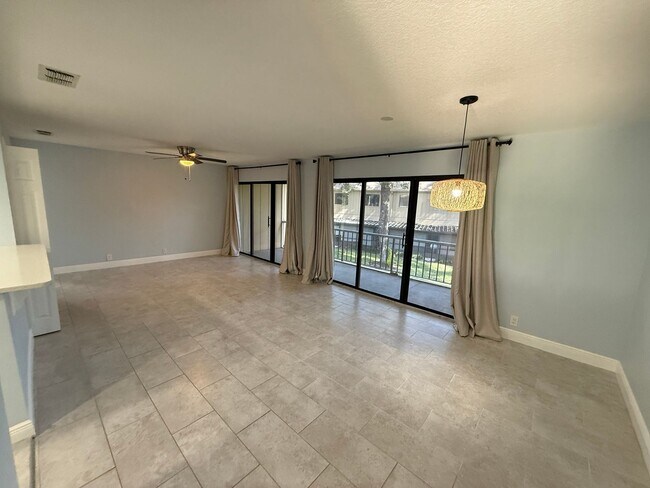 Building Photo - Charming 3 Bedroom 2 Bath Condo in Heart of Winter Springs