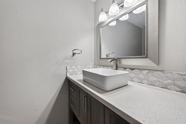 Building Photo - 11280 Braes Forest Dr